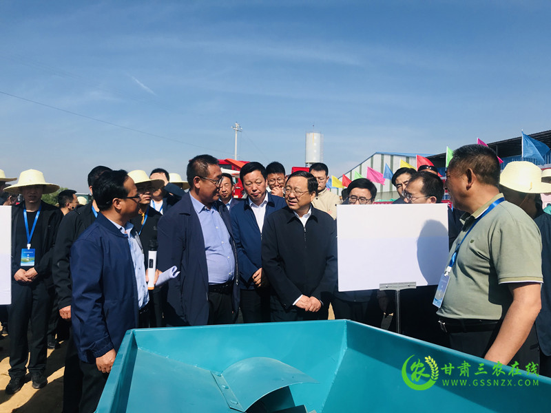 全省农机化现场推进会现场观摩在庆城县拉开序幕