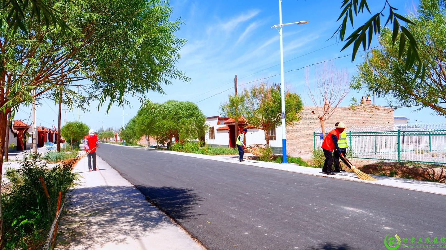 图片3  瓜州县沙河回族乡平整干净的村民街道2 (1).png