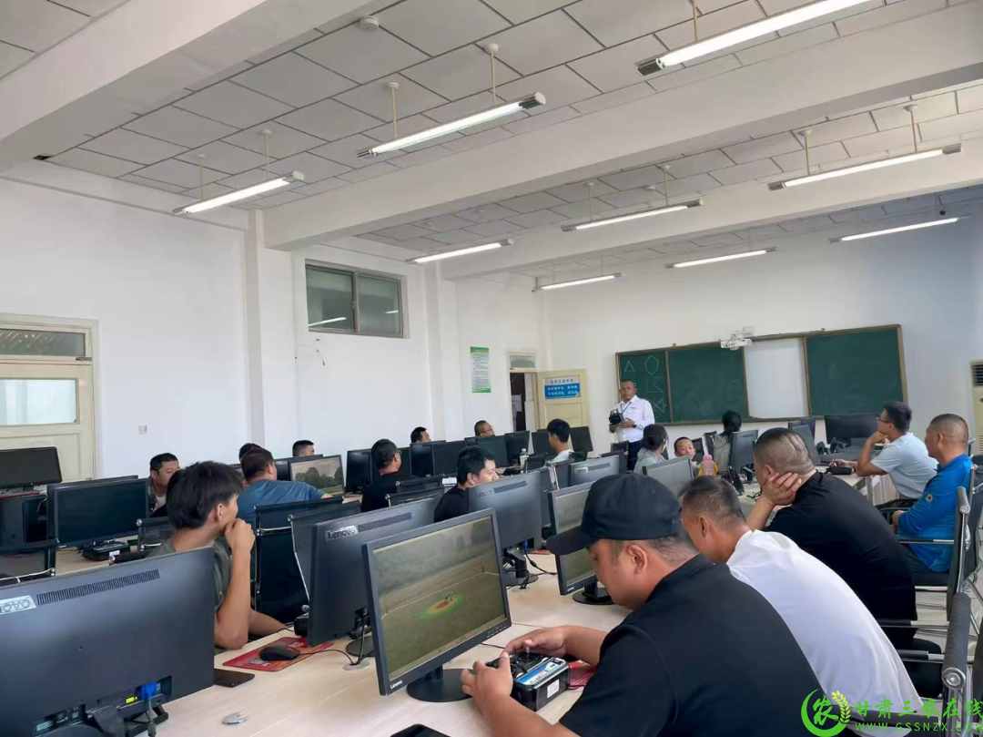 图片2  瓜州县无人机驾驶员技能培训现场2.png