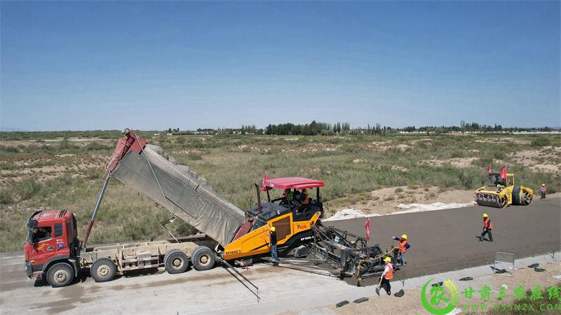 金核公路项目建设现场.jpg