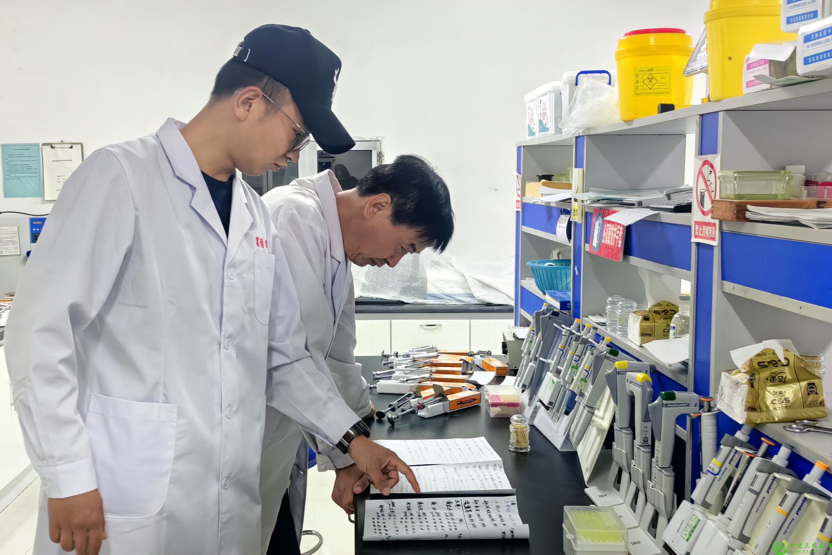 肃南县动物疫病预防控制中心积极开展实验室安全生产隐患大排查.jpg